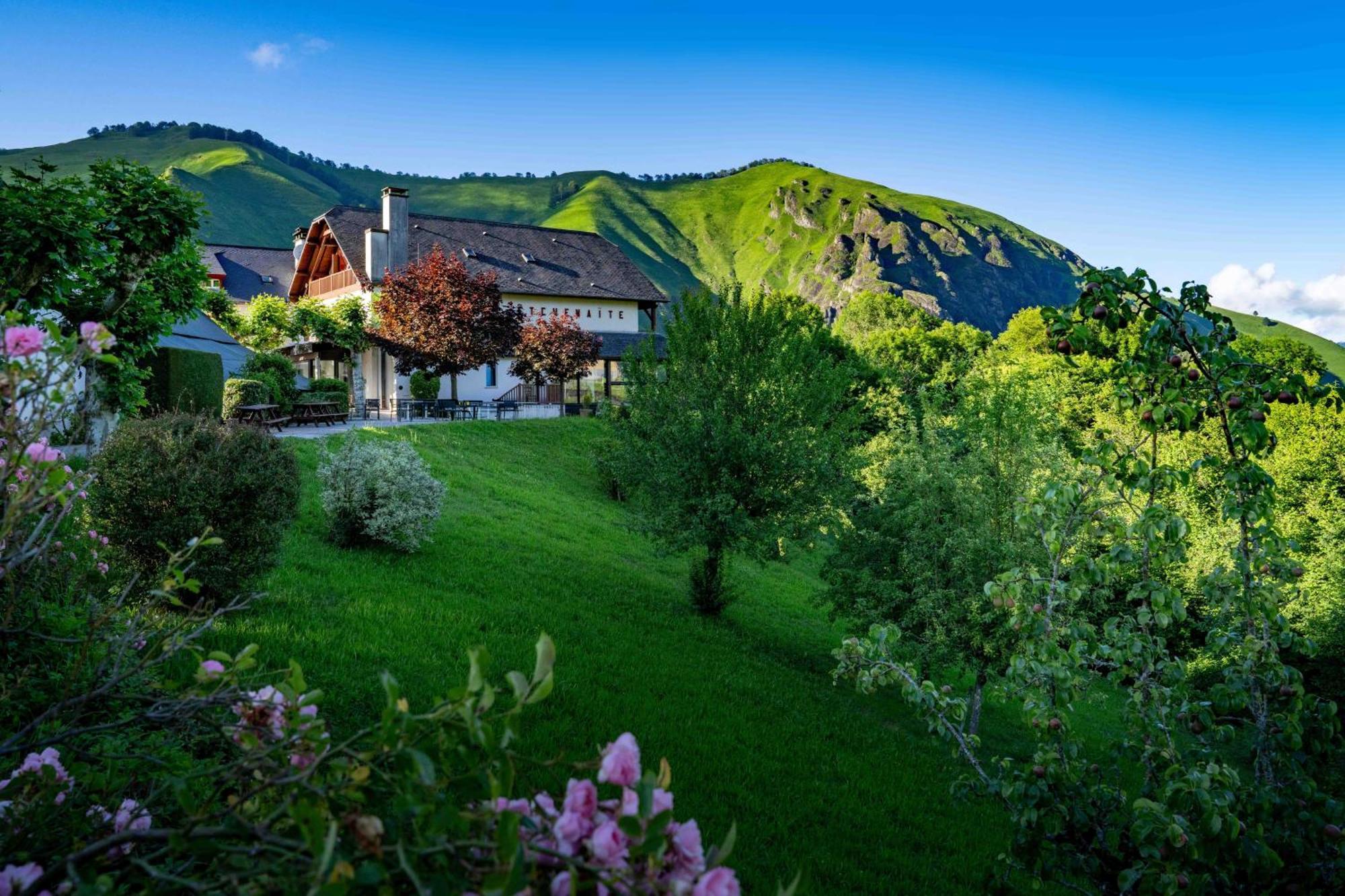 Logis Hotel Etchemaite Larrau Eksteriør billede
