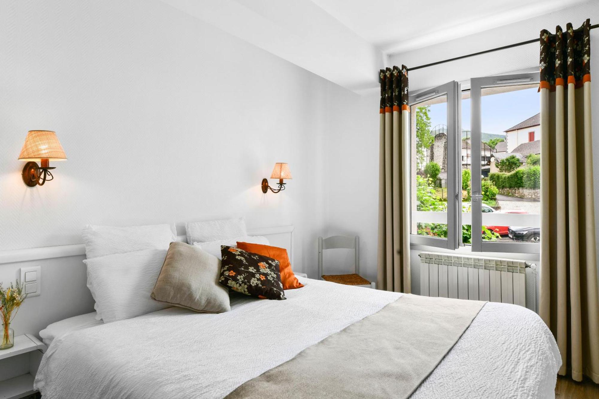 Logis Hotel Etchemaite Larrau Eksteriør billede